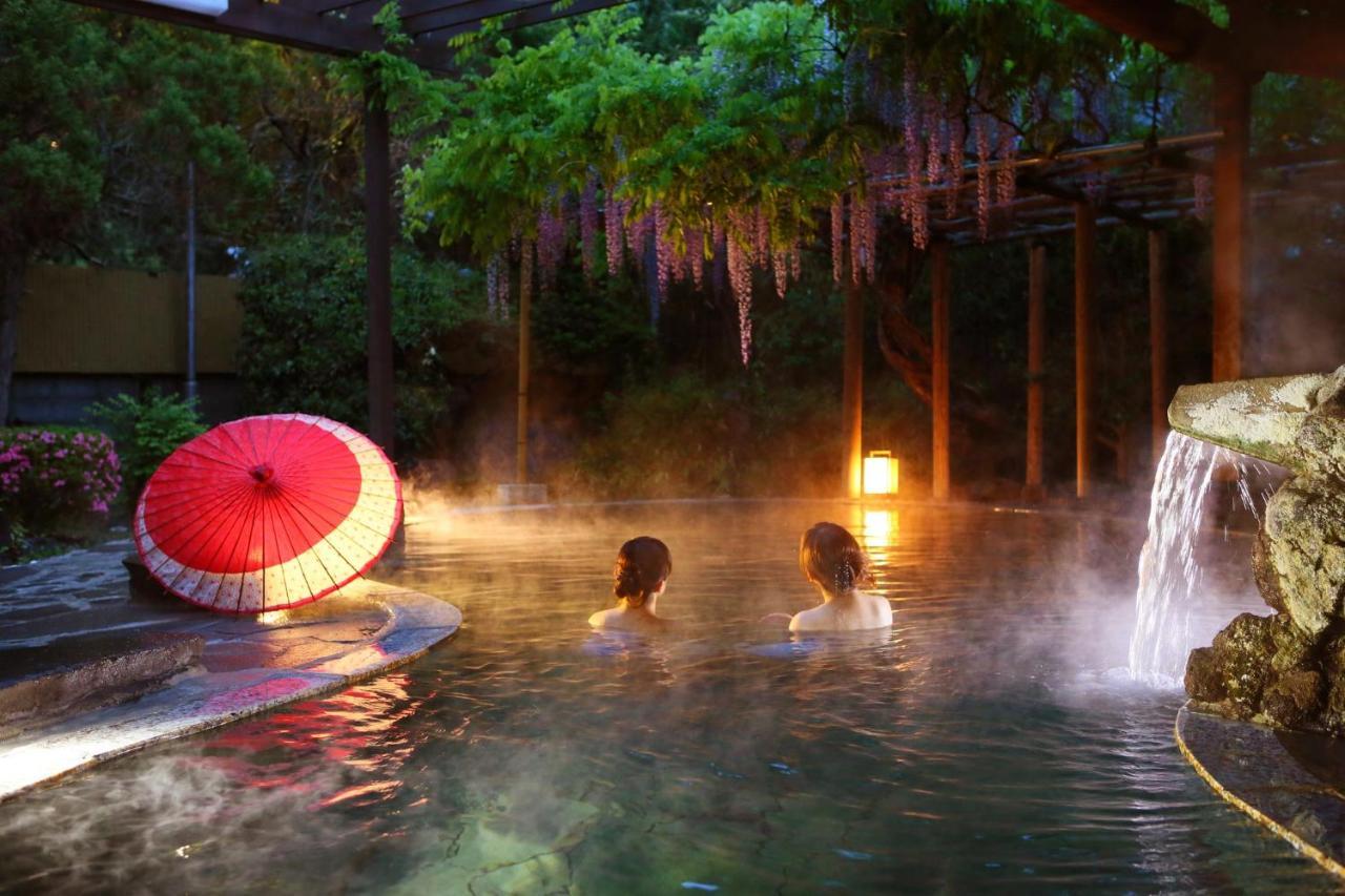 Отель Ooedo Onsen Monogatari Shinshu Kakeyu Уэда Экстерьер фото