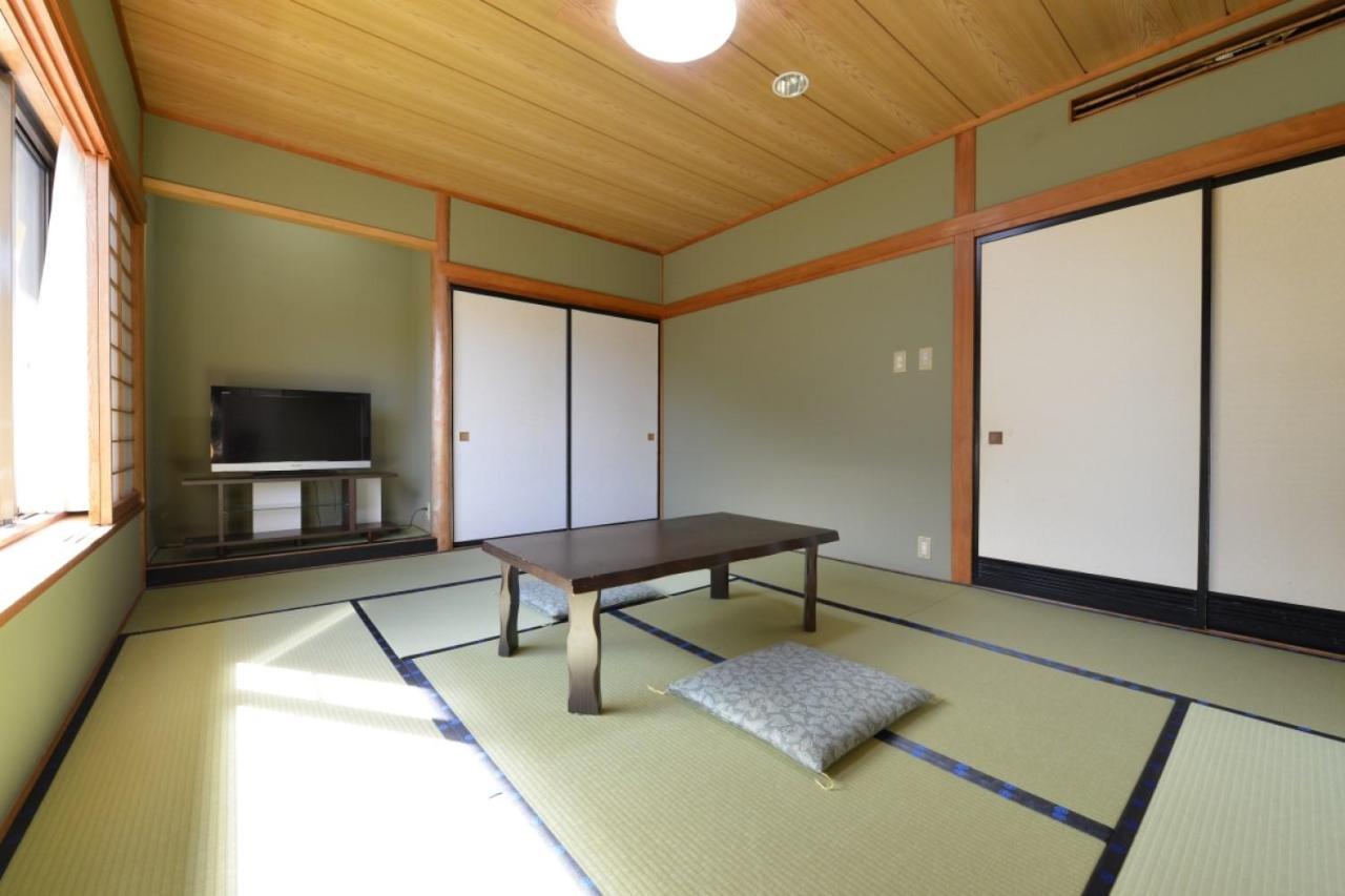 Отель Ooedo Onsen Monogatari Shinshu Kakeyu Уэда Экстерьер фото