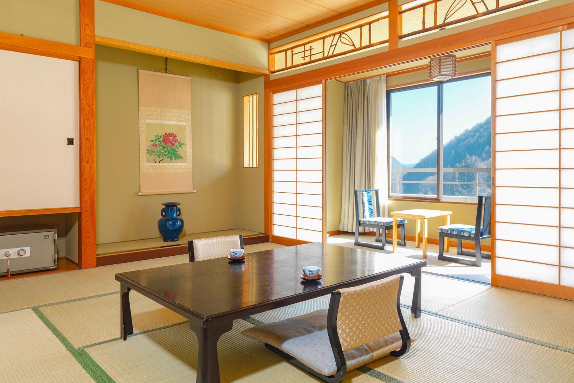 Отель Ooedo Onsen Monogatari Shinshu Kakeyu Уэда Экстерьер фото